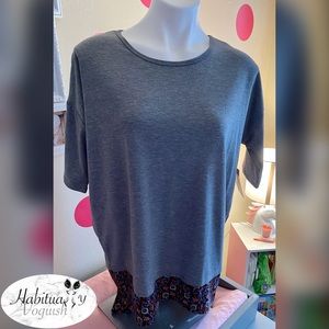 LulaRoe oversized layered T-shirt with print sz xs